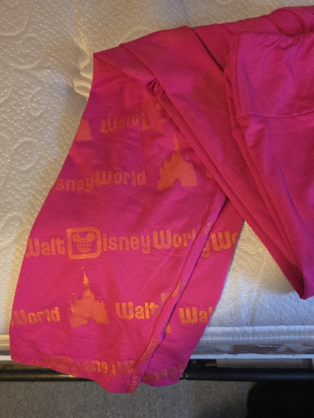 Walt Disney World Pink 1X Leggings With Gold Words On Bottom
